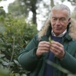 Alan Titchmarsh with drinks